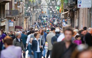 The role of education in obesity inequalities among immigrant and native populations in Spain