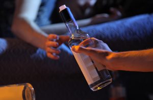 Study examines inequities in high school binge drinking